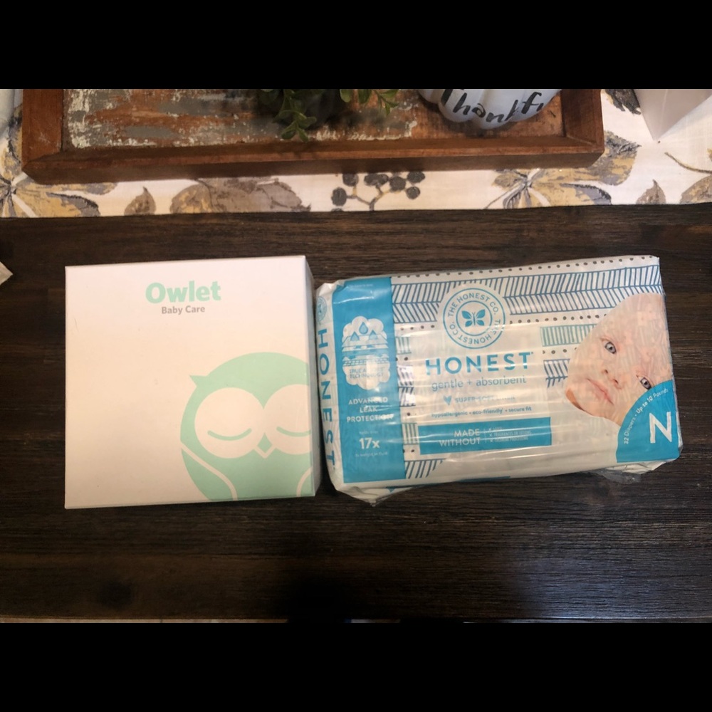 Owlet smartsock and free diapers! 👶🏻👶🏻👶🏻👶🏻